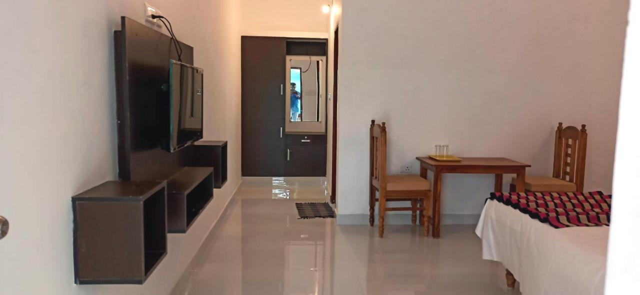 Hotel Neptune Kovalam トリバンドラム エクステリア 写真