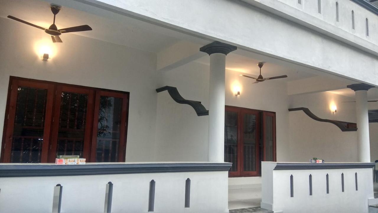 Hotel Neptune Kovalam トリバンドラム エクステリア 写真