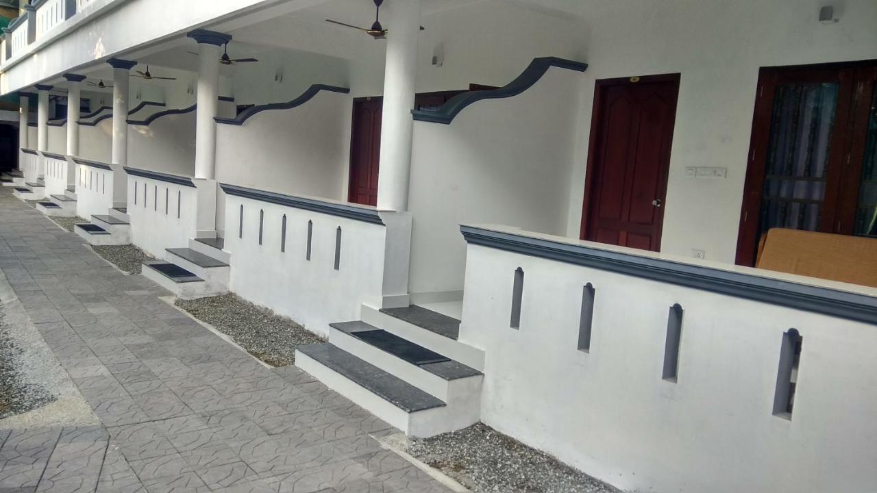 Hotel Neptune Kovalam トリバンドラム エクステリア 写真
